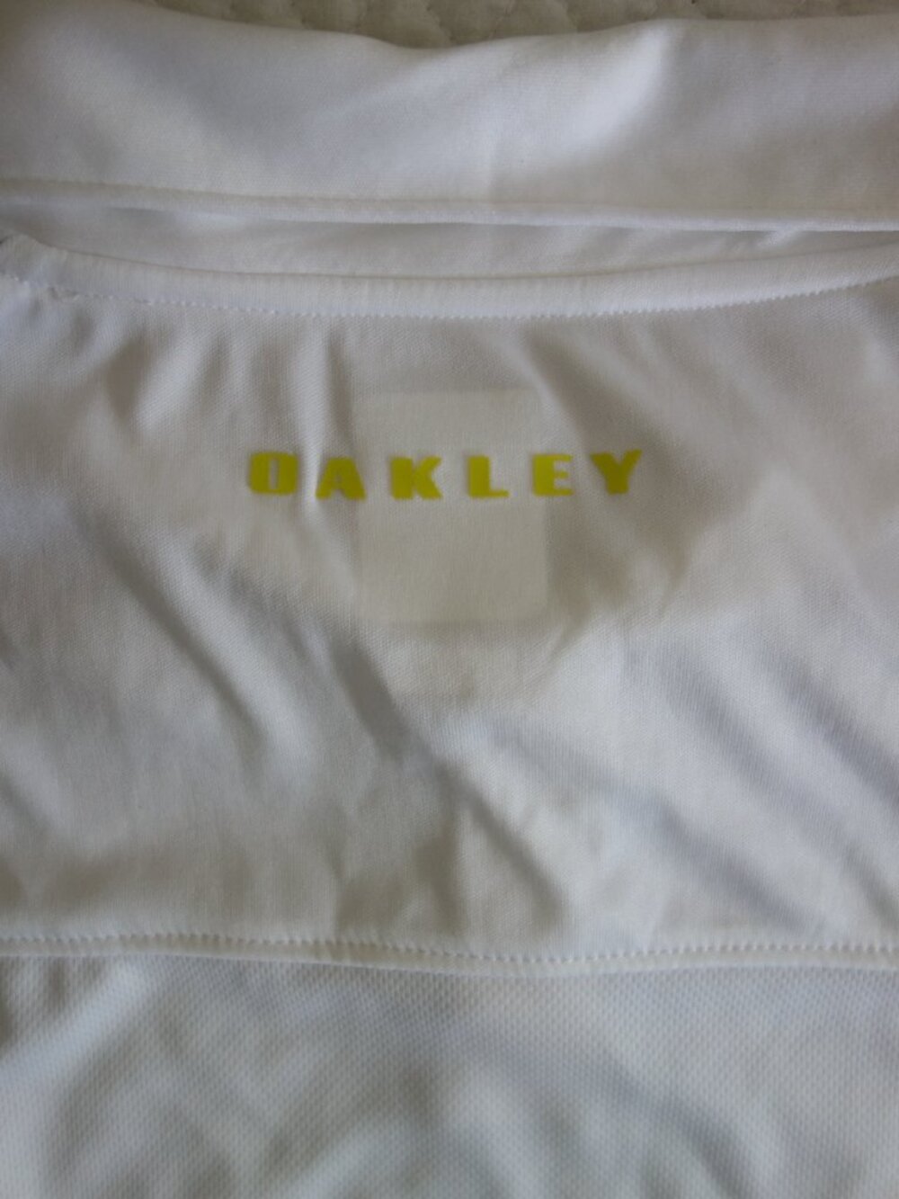 NWT $50 OAKLEY White Polo Hydrolix Shirt w/ Blue Green Stripes – Mens XL - Picture 5 of 7